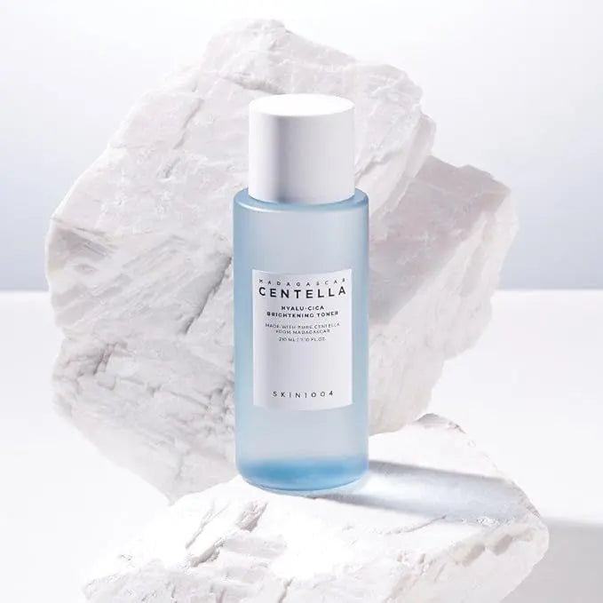 Skin1004 Madagascar Centella Hyalu-cica Brightening Toner Todo Tipo De Piel Día/noche